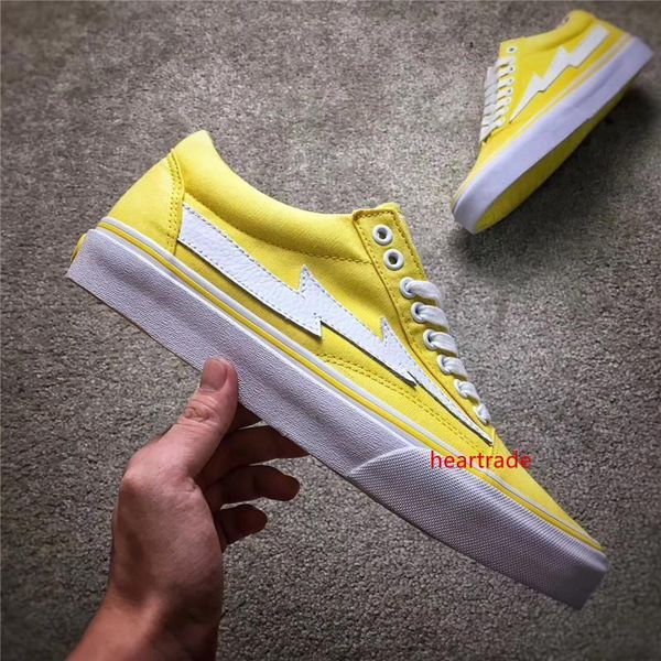 yezee calabasas стилист ian connors revenge x storm кроссовки kanye west calabasas повседневная обувь мужская женская обувь четыре цвета опт
yezee calabasas стилист ian connors revenge x storm кроссовки kanye west calabasas повседневная обувь мужская женская обувь четыре цвета опт