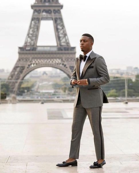 brand new one button gray groom tuxedos peak lapel men suits wedding/prom/dinner man blazer (jacket+pants, White;black
brand new one button gray groom tuxedos peak lapel men suits wedding/prom/dinner man blazer (jacket+pants, White;black