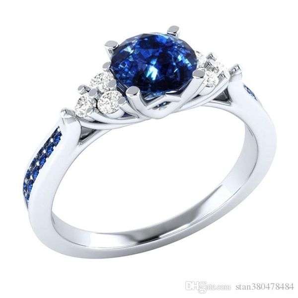 New inlaid sapphire zircon ring European and American hot plated 925 silver princess engagement ring ladies classic jewelry
New inlaid sapphire zircon ring European and American hot plated 925 silver princess engagement ring ladies classic jewelry