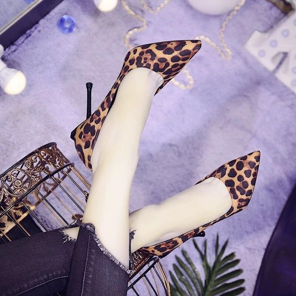 the korean version of textured high heels spring 2019 new women's shallow mouth professional pointy thin heels single shoes, Black
the korean version of textured high heels spring 2019 new women's shallow mouth professional pointy thin heels single shoes, Black