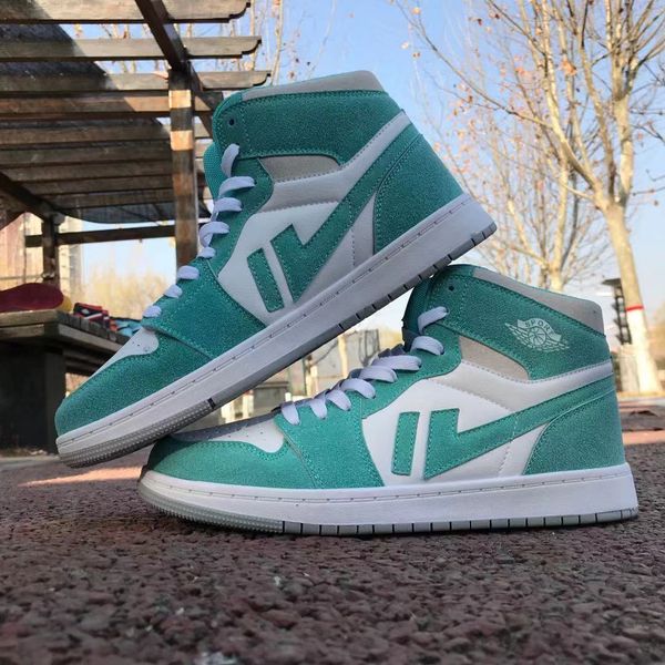 1 high og travis scotts basketball shoes spiderman unc mens homage to home royal blue men sport designer sneakers trainers shoes sports spor, Black
1 high og travis scotts basketball shoes spiderman unc mens homage to home royal blue men sport designer sneakers trainers shoes sports spor, Black