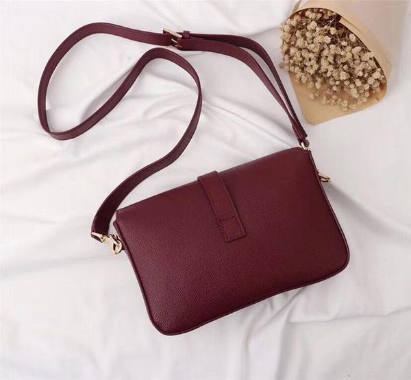 designer-luxury bag purse shoulder crossbody genuine leather chain strap women designer handbag shoulder purses fashion totes bag
designer-luxury bag purse shoulder crossbody genuine leather chain strap women designer handbag shoulder purses fashion totes bag