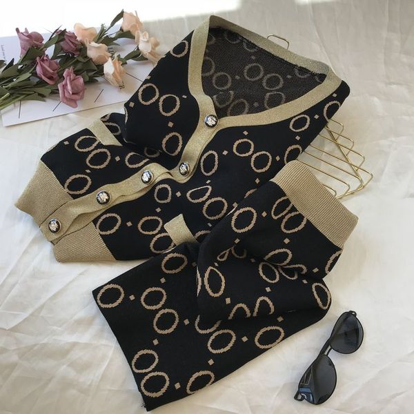 новая осень 2019 шишка цвет яркий шелк маленький сладкий ветер вязание кардиган + юбка костюм пальто из двух частей женский костюм, White
новая осень 2019 шишка цвет яркий шелк маленький сладкий ветер вязание кардиган + юбка костюм пальто из двух частей женский костюм, White