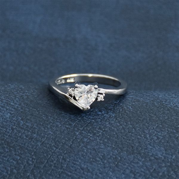 fashion heart shaped crystal wedding ring female engagement ring charm jewelry 2019 ring party gift zr018, Slivery;golden
fashion heart shaped crystal wedding ring female engagement ring charm jewelry 2019 ring party gift zr018, Slivery;golden