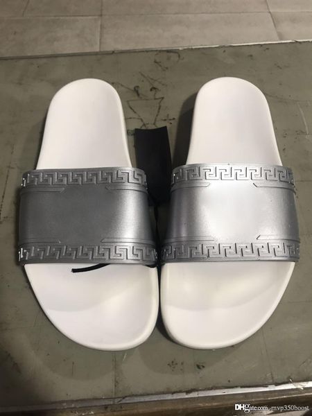 with box 2019 palazzo medusa pool slides with embossed medusa head rubberised slip-on rubber pvc sandals slippers fashion slippers 13versace, Black
with box 2019 palazzo medusa pool slides with embossed medusa head rubberised slip-on rubber pvc sandals slippers fashion slippers 13versace, Black