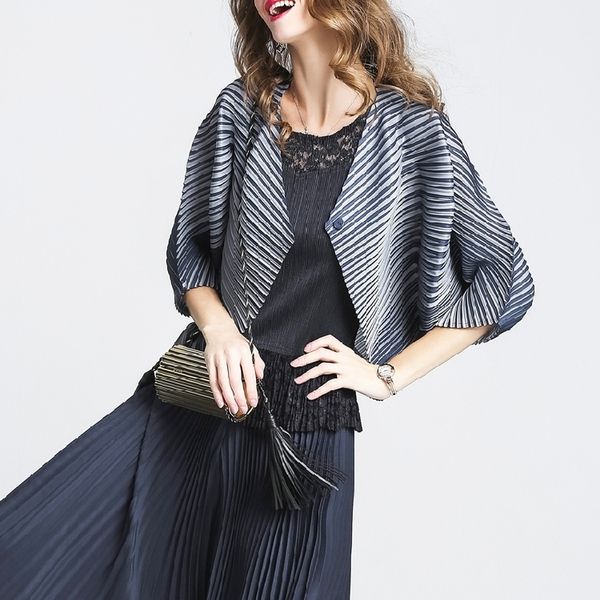deat 2019 new summer fashion women clothes japan styles batwing sleeves pleated open stitch cardigan short jacket wg13701, Black;brown
deat 2019 new summer fashion women clothes japan styles batwing sleeves pleated open stitch cardigan short jacket wg13701, Black;brown