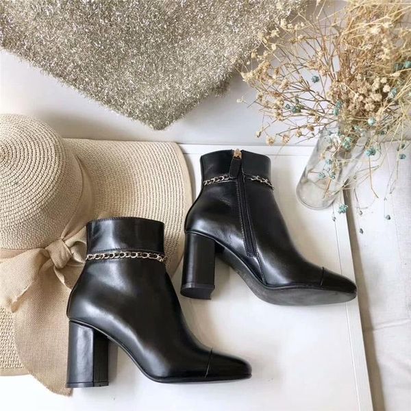 2019 authentic martin calfskin ankle boots men women lace up leather black high heels boots g35008 x53109 94305 high heels size 35-45
2019 authentic martin calfskin ankle boots men women lace up leather black high heels boots g35008 x53109 94305 high heels size 35-45