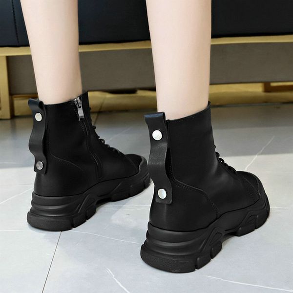nice new motorcycle rain boots women autumn england style platform shoes woman flat heels fashion female soft black ankle boot
nice new motorcycle rain boots women autumn england style platform shoes woman flat heels fashion female soft black ankle boot