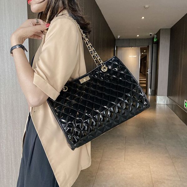 leatherluggage tag textured popular bag female 2020 new korean wave net red single shoulder armpit bag pearl handbag
leatherluggage tag textured popular bag female 2020 new korean wave net red single shoulder armpit bag pearl handbag