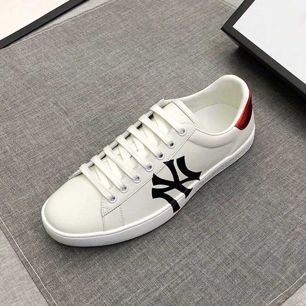 Designer shoes Men and women Series printed sneakers Leather Embroidery Casual Lace-up outdoor shoes 19 new luxury brand Italian creation
Designer shoes Men and women Series printed sneakers Leather Embroidery Casual Lace-up outdoor shoes 19 new luxury brand Italian creation