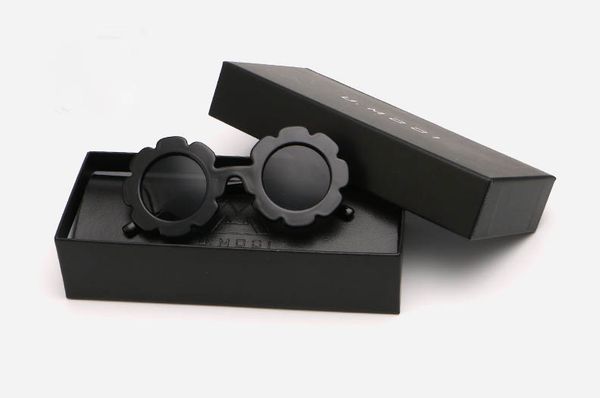 2019 personality small flowers girls sunglasses kids new round frame candy color uv400 fashion travel eyewear jj19811, White;black
2019 personality small flowers girls sunglasses kids new round frame candy color uv400 fashion travel eyewear jj19811, White;black