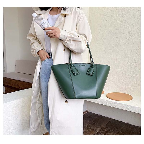 bag for women's bag women messenger bags leather casual handbags female vintage big size tote shoulder bolsos
bag for women's bag women messenger bags leather casual handbags female vintage big size tote shoulder bolsos
