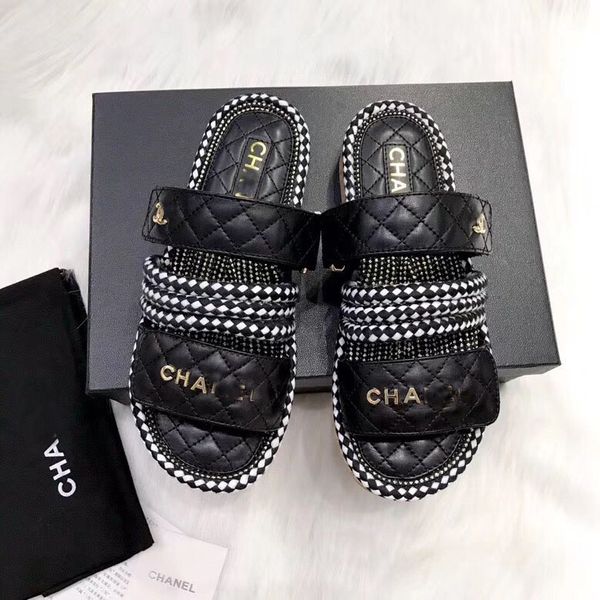 Selling Fashion luxury designer womens shoes summer Beach flat sandals Color matching hemp rope Wooden bottom flip flops of Size 35-40
Selling Fashion luxury designer womens shoes summer Beach flat sandals Color matching hemp rope Wooden bottom flip flops of Size 35-40