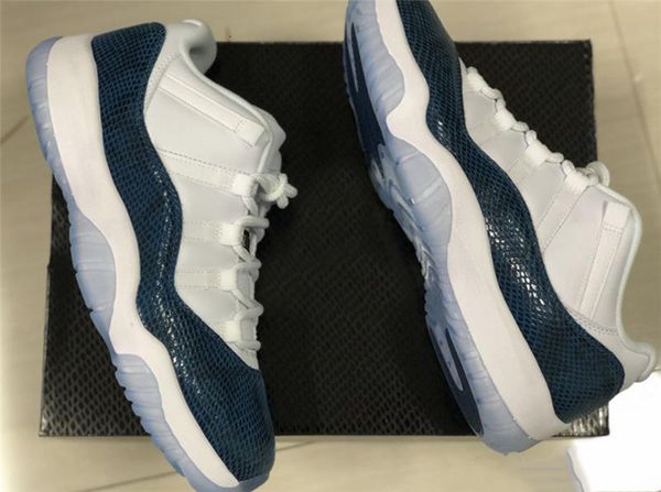 2019 limited 11 low navy blue snakeskin men basketball shoes white black real carbon fiber cd6846-102 authentic sports shoes with box
2019 limited 11 low navy blue snakeskin men basketball shoes white black real carbon fiber cd6846-102 authentic sports shoes with box
