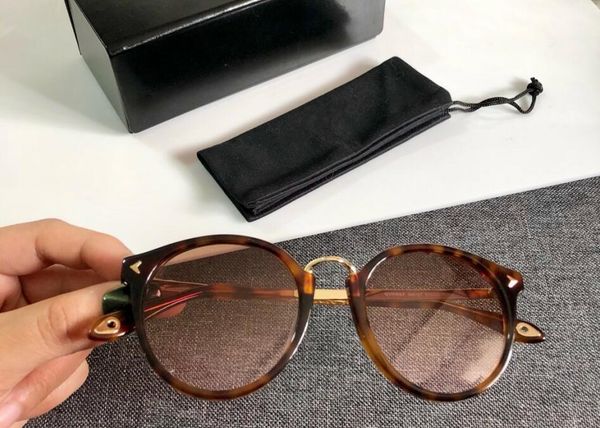 new fashion women sunglasses 00880 men sunglasses simple and generous men sun glasses outdoor uv400 protection eyewear with case, White;black
new fashion women sunglasses 00880 men sunglasses simple and generous men sun glasses outdoor uv400 protection eyewear with case, White;black