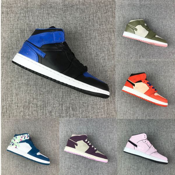 2019 new 1s mid women basketball shoes bred 1 jumpman sports sneakers backboard sneakers size 36-40, White;red
2019 new 1s mid women basketball shoes bred 1 jumpman sports sneakers backboard sneakers size 36-40, White;red