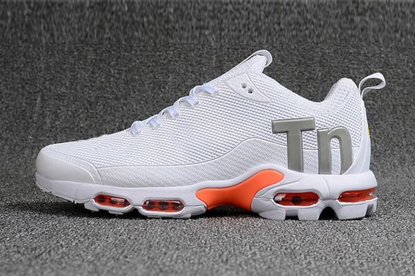 2019 for men's lace-up cushion sports shoes classical breathable outdoor shoes size 40-46
2019 for men's lace-up cushion sports shoes classical breathable outdoor shoes size 40-46