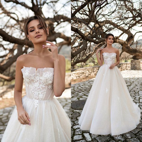 2021 lace wedding dresses strapless appliques beach bridal gowns lace-up back sweep train a line wedding dress robe de mariee, White
2021 lace wedding dresses strapless appliques beach bridal gowns lace-up back sweep train a line wedding dress robe de mariee, White
