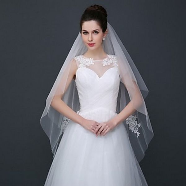 nice two-layer cut edge hip length white ivory wedding veil fashional applique meidingqianna brand bridal veil with an alloy comb, Black
nice two-layer cut edge hip length white ivory wedding veil fashional applique meidingqianna brand bridal veil with an alloy comb, Black
