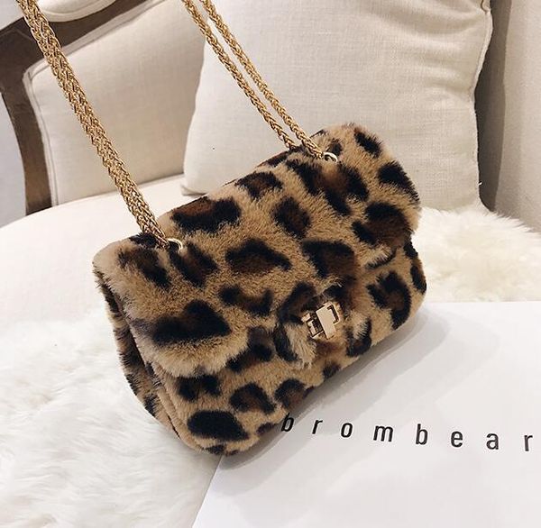 осень и зима женская сумка 2019 новая мода плюшевый леопардовый принт плечо перекинуто универсальная цепочка маленькая квадратная сумка 
осень и зима женская сумка 2019 новая мода плюшевый леопардовый принт плечо перекинуто универсальная цепочка маленькая квадратная сумка