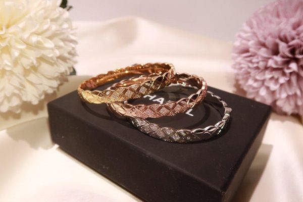 алмазнй аблон бѬале бѬале еѬга замоѬоженной из епи велиѬн изделий ож, Black
алмазнй аблон бѬале бѬале еѬга замоѬоженной из епи велиѬн изделий ож, Black