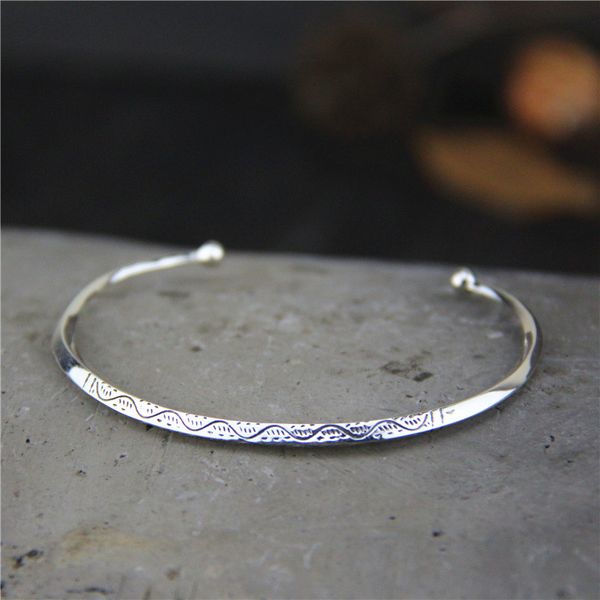 fashion jewelry retro thai silver chiang mai handmade s925 sterling silver open ended bangle men and women solid bangle, Golden;silver
fashion jewelry retro thai silver chiang mai handmade s925 sterling silver open ended bangle men and women solid bangle, Golden;silver