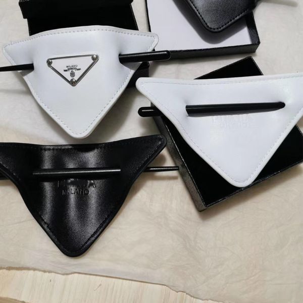 new arrival leather triangle hairpin with stamp black white leather letter hairpin hair accessories for gift party, Golden;silver
new arrival leather triangle hairpin with stamp black white leather letter hairpin hair accessories for gift party, Golden;silver