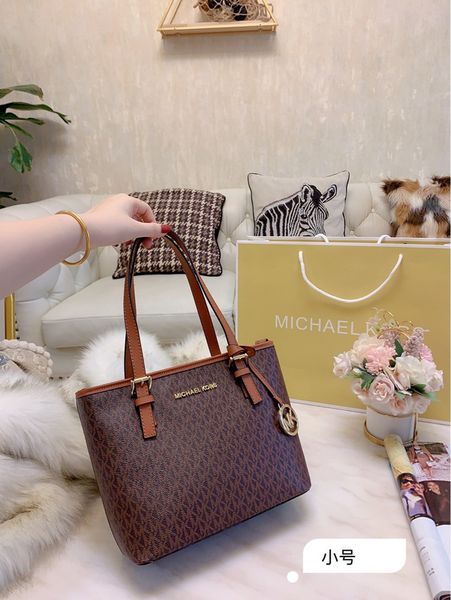 2020 новые роскошные сумки высокого качества дизайнерские модные и простые женские сумки большой емкости женские сумки bagsshoulder сумки
2020 новые роскошные сумки высокого качества дизайнерские модные и простые женские сумки большой емкости женские сумки bagsshoulder сумки