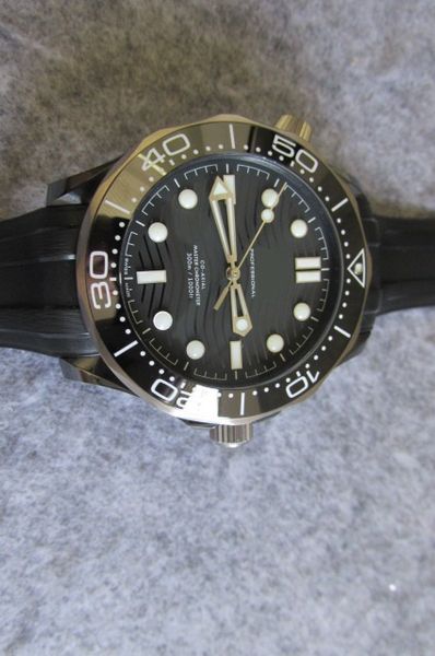 43.5mm real ceramic case bezel dial men's wristwatch men watch vsf vs automatic 8806 movement wristwatch rubber 300m dive, Slivery;brown
43.5mm real ceramic case bezel dial men's wristwatch men watch vsf vs automatic 8806 movement wristwatch rubber 300m dive, Slivery;brown
