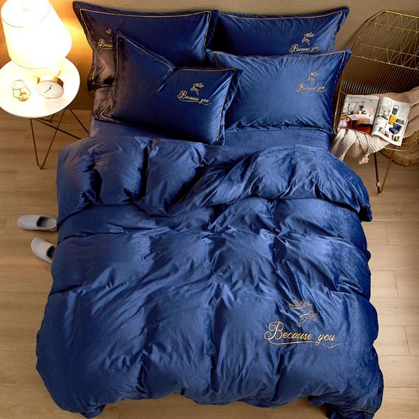 winter thick bedding set solid color embroidery 4pcs/set king size duvet cover set no filler 2019 bed ing
winter thick bedding set solid color embroidery 4pcs/set king size duvet cover set no filler 2019 bed ing