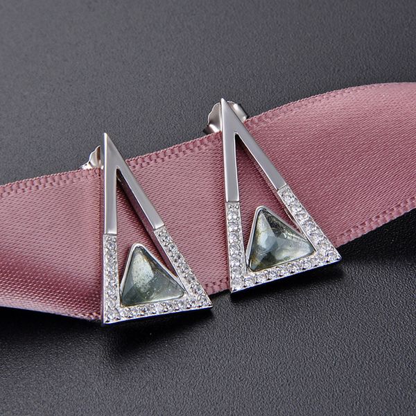 1pair luxury sterling silver geometric ear studs bling synthetic cubic earrings stud, safety and not allergic, Golden
1pair luxury sterling silver geometric ear studs bling synthetic cubic earrings stud, safety and not allergic, Golden