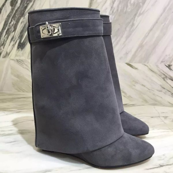2020 luxury designer metallic shark lock women ankle boots 14 colors high-heeled pumps leather short booties strap wedges shoes large size, Black
2020 luxury designer metallic shark lock women ankle boots 14 colors high-heeled pumps leather short booties strap wedges shoes large size, Black