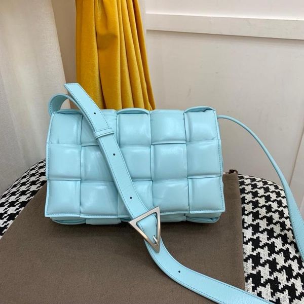 women hand knitting flap handbags shoulder bag import genuine leather lady handbag purse quality
women hand knitting flap handbags shoulder bag import genuine leather lady handbag purse quality