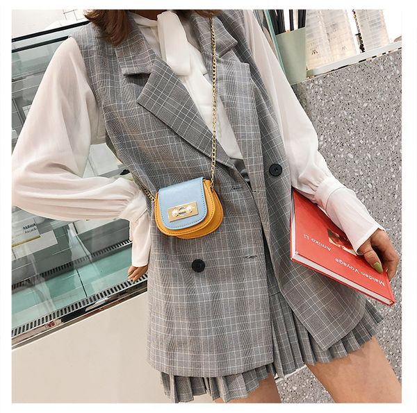 2020 new women's shoulder bag fashion saddle bag metal lock chain crossbody mini piggy
2020 new women's shoulder bag fashion saddle bag metal lock chain crossbody mini piggy