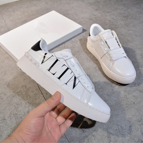 with box genuine leather men luxury designer shoes mens womens iridescent triple black silver snake skin tail fashion sneakers heng lll
with box genuine leather men luxury designer shoes mens womens iridescent triple black silver snake skin tail fashion sneakers heng lll