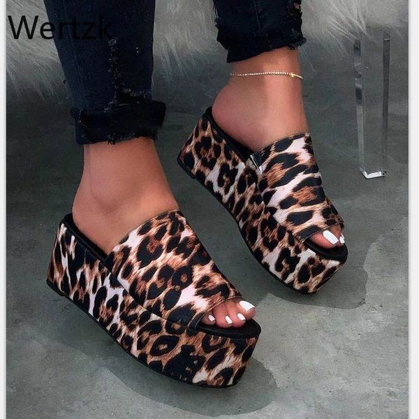 2020 women beach flip flops slipper ladies leopard summer platform waterproof durable sandals female slippers plus size b542, Black
2020 women beach flip flops slipper ladies leopard summer platform waterproof durable sandals female slippers plus size b542, Black