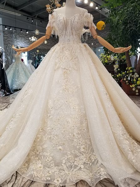 2020 one shoulder customized main wedding dress slim fit with tailed crystal decal large wedding dress, White
2020 one shoulder customized main wedding dress slim fit with tailed crystal decal large wedding dress, White