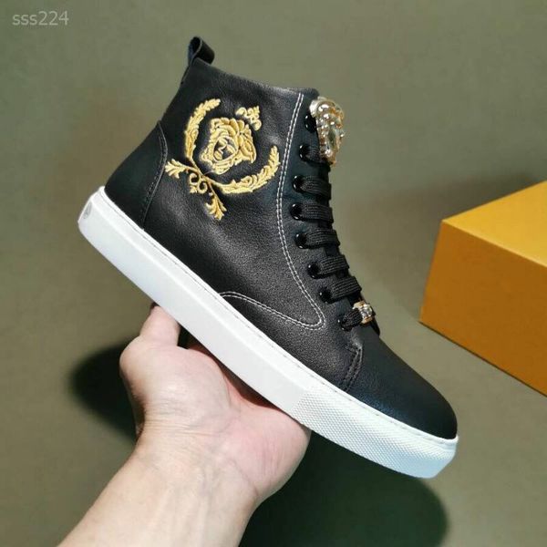2020 european classical men's shoes in the high-casual sports running shoes leather business custom plate shoes tide, Black
2020 european classical men's shoes in the high-casual sports running shoes leather business custom plate shoes tide, Black