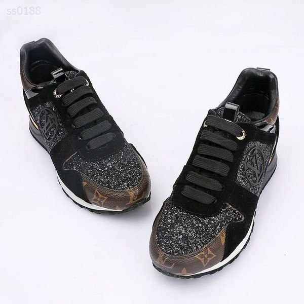 2020 autumn and winter new low-shoes men and women wild sports shoes european station leather casual shoes authentic lace-up shoe, Black
2020 autumn and winter new low-shoes men and women wild sports shoes european station leather casual shoes authentic lace-up shoe, Black
