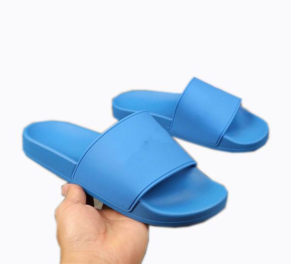 2020 new fashion luxury designer indoor and outdoor slippers size 35-45 with box, Black
2020 new fashion luxury designer indoor and outdoor slippers size 35-45 with box, Black