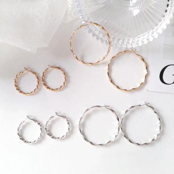metal silver color twist hoop earrings hyperbole atmosphere women earrings, Golden;silver
metal silver color twist hoop earrings hyperbole atmosphere women earrings, Golden;silver