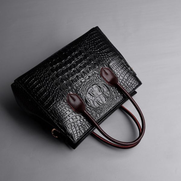 womens designer handbag luxury business ladies bag crocodile handbag custom retro trend bag female 2020 new style
womens designer handbag luxury business ladies bag crocodile handbag custom retro trend bag female 2020 new style