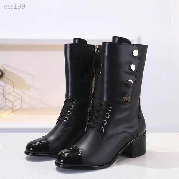2020 leisure winter martin boots female short tube leather zipper buckle women's short boots trend factory direct sales size 35-40cm, Black
2020 leisure winter martin boots female short tube leather zipper buckle women's short boots trend factory direct sales size 35-40cm, Black