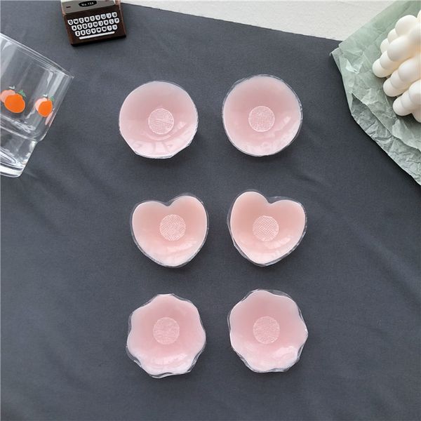 2019 summer new style anti-bump nipple stick chest paste ultra-thin comfortable silica gel swimming hidden breast pad girl's, Red;black
2019 summer new style anti-bump nipple stick chest paste ultra-thin comfortable silica gel swimming hidden breast pad girl's, Red;black