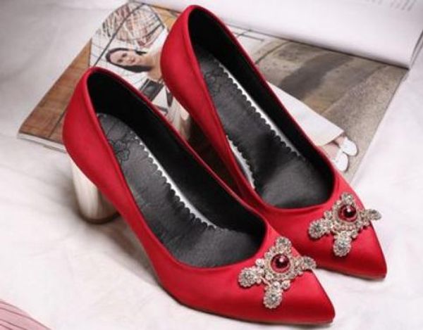 2019 women's shoes in spring and autumn with new style high heel coarse heel pointed end water drill silk and satin #190, Black
2019 women's shoes in spring and autumn with new style high heel coarse heel pointed end water drill silk and satin #190, Black