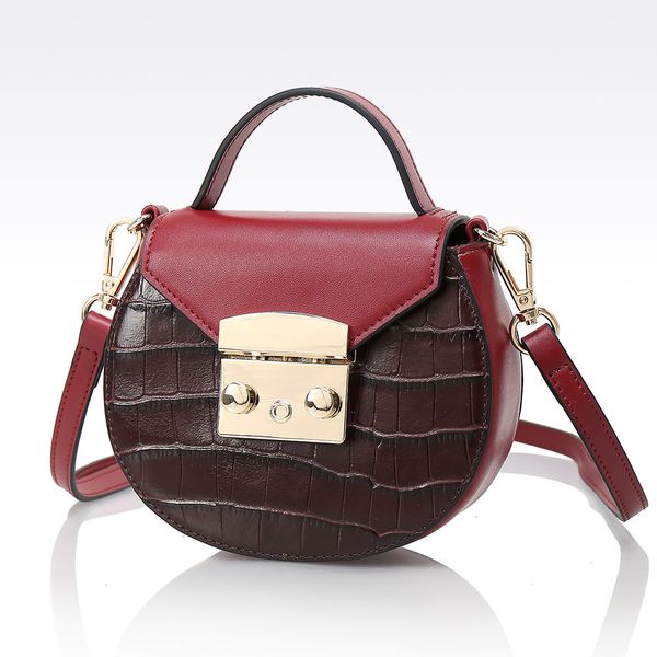customized size women elegant messenger bags genuine leather sling bags for ladies 
customized size women elegant messenger bags genuine leather sling bags for ladies