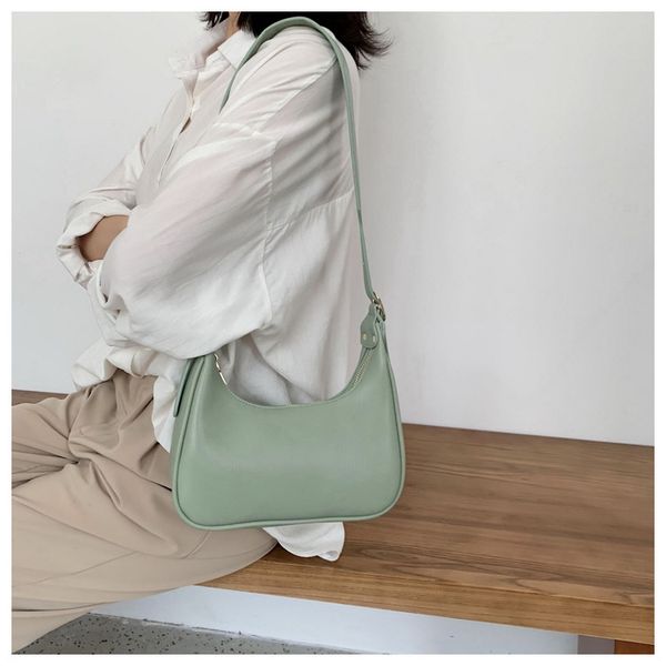 2020 new shoulder bag fashion moon clutch bag half moon dumpling candy color armpit portable zipper diagonal
2020 new shoulder bag fashion moon clutch bag half moon dumpling candy color armpit portable zipper diagonal