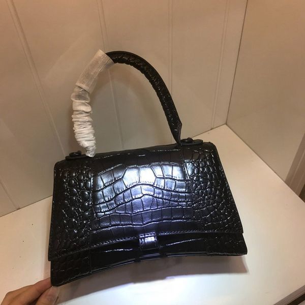 handle purses women luxury handbags brand designer tote bags crossbo messenger bag hourglass fashion bag shoulder bags designer han vths, Red;black
handle purses women luxury handbags brand designer tote bags crossbo messenger bag hourglass fashion bag shoulder bags designer han vths, Red;black