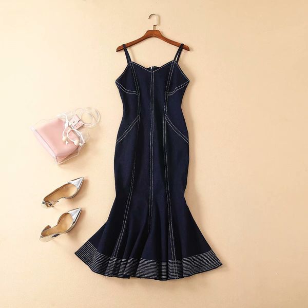 new clothes for women in europe and america for the summer of 2019 condole belt v-neck cowboy fishtail dress, Black;gray
new clothes for women in europe and america for the summer of 2019 condole belt v-neck cowboy fishtail dress, Black;gray