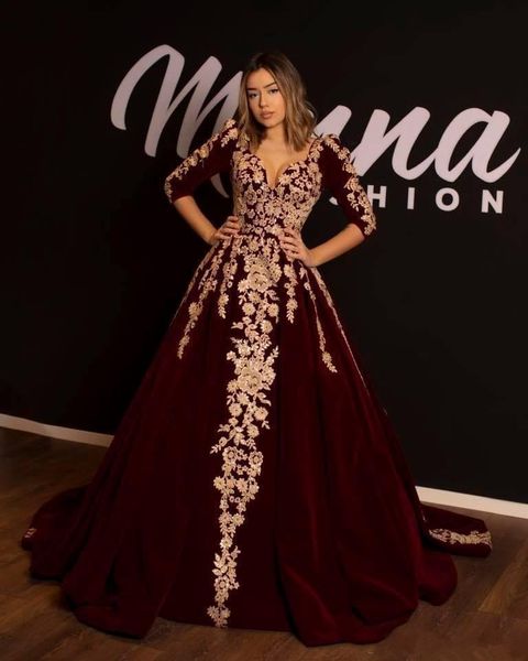burgundy velvet evening dresses wear sweetheart gold champagne lace appliques ball gown crystal beads 3d flowers party prom gowns, Black;red
burgundy velvet evening dresses wear sweetheart gold champagne lace appliques ball gown crystal beads 3d flowers party prom gowns, Black;red